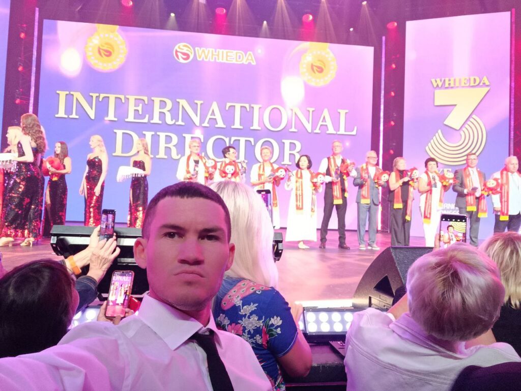 Дмитрий Селуков whieda